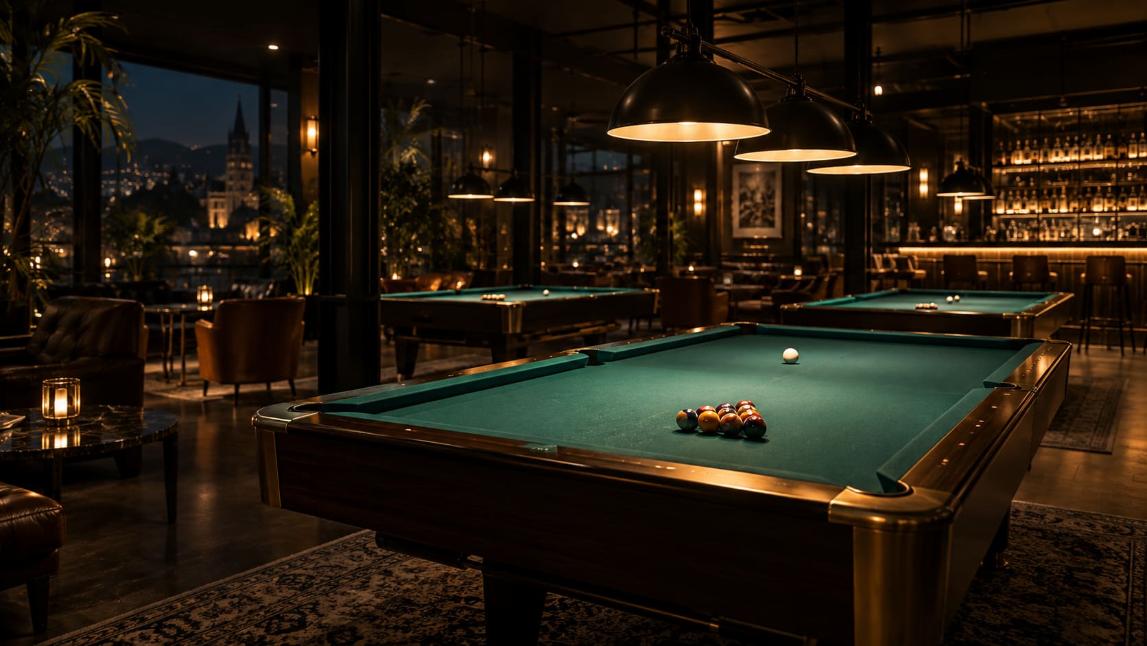 Salle de billard premium avec tables de billard américain et bar